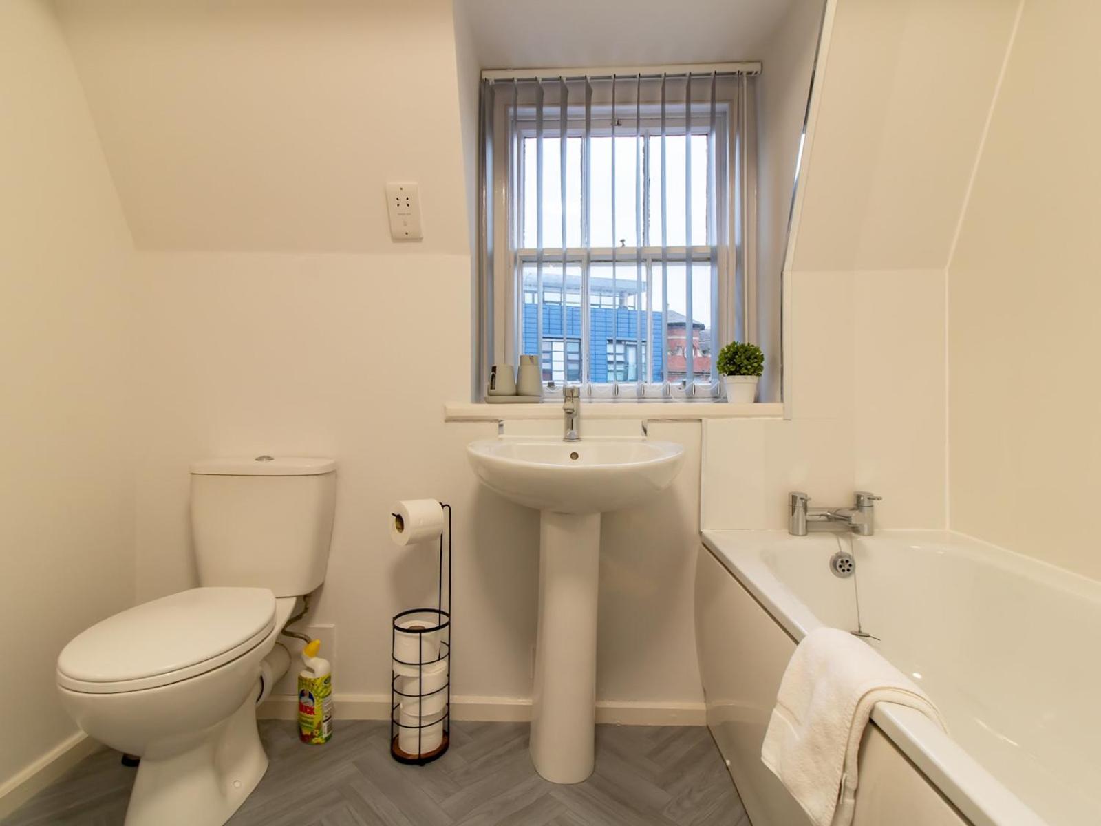 Stylish Maisonette Newcastle Pass The Keys 외부 사진
