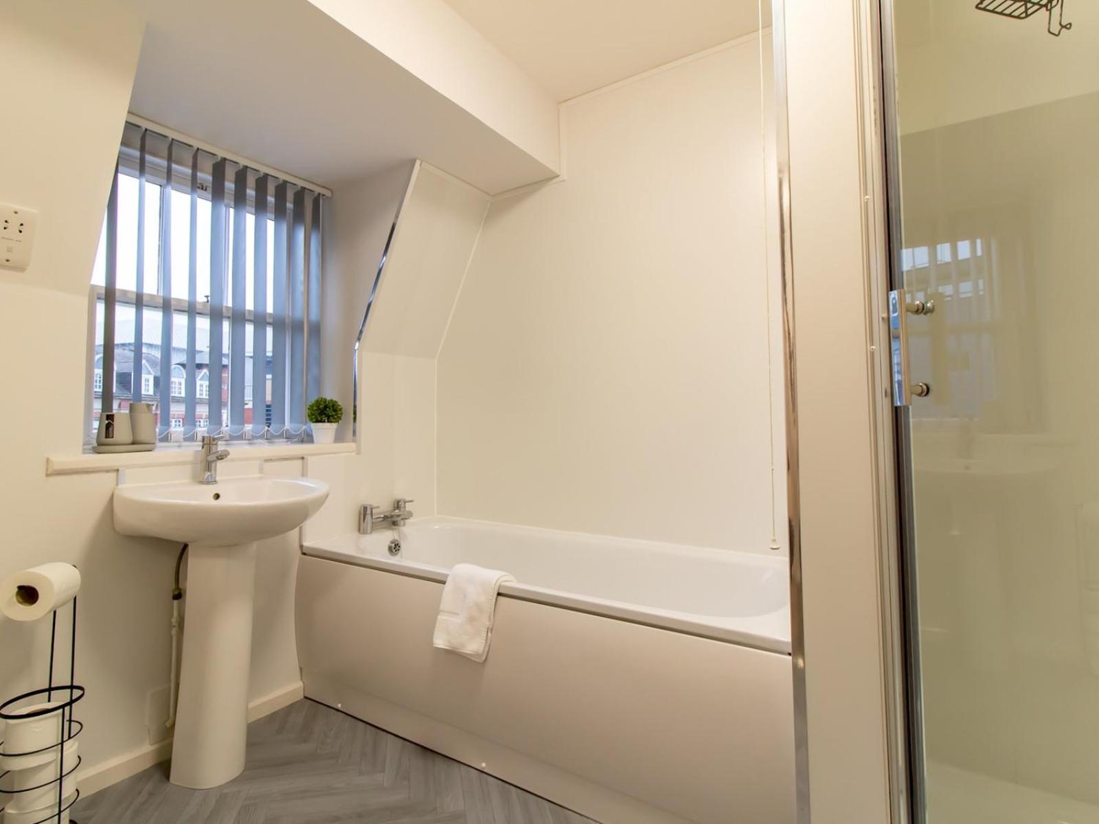 Stylish Maisonette Newcastle Pass The Keys 외부 사진